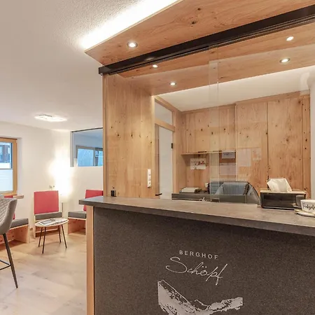 Gaestehaus Berghof Schoepf فندق مبيت وإفطار لانغنفلد