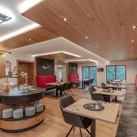 Gaestehaus Berghof Schoepf לינה וארוחת בוקר