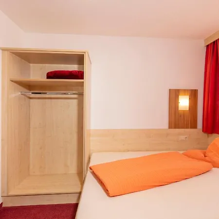 Gaestehaus Berghof Schoepf Bed & Breakfast
