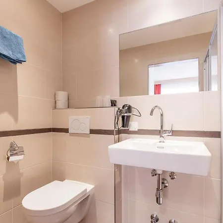 Gaestehaus Berghof Schoepf 4*