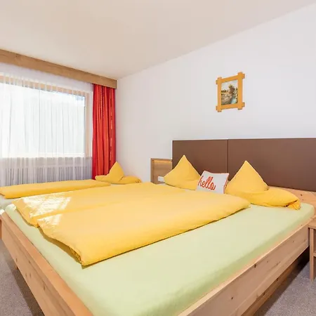 Alojamento de Acomodação e Pequeno-almoço Gaestehaus Berghof Schoepf Längenfeld