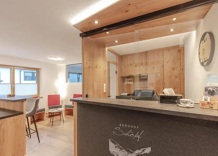 Gaestehaus Berghof Schoepf B&B 란켄펠트