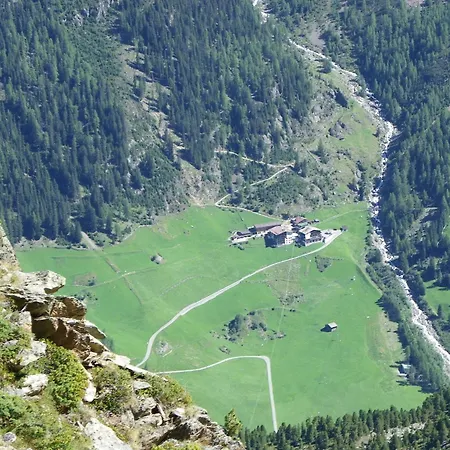 ベッド・アンド・ブレックファスト Gaestehaus Berghof Schoepf